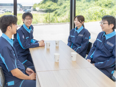 13:00 社内会議 坂田さんの一日